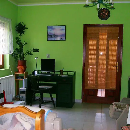 Hanga Apartment